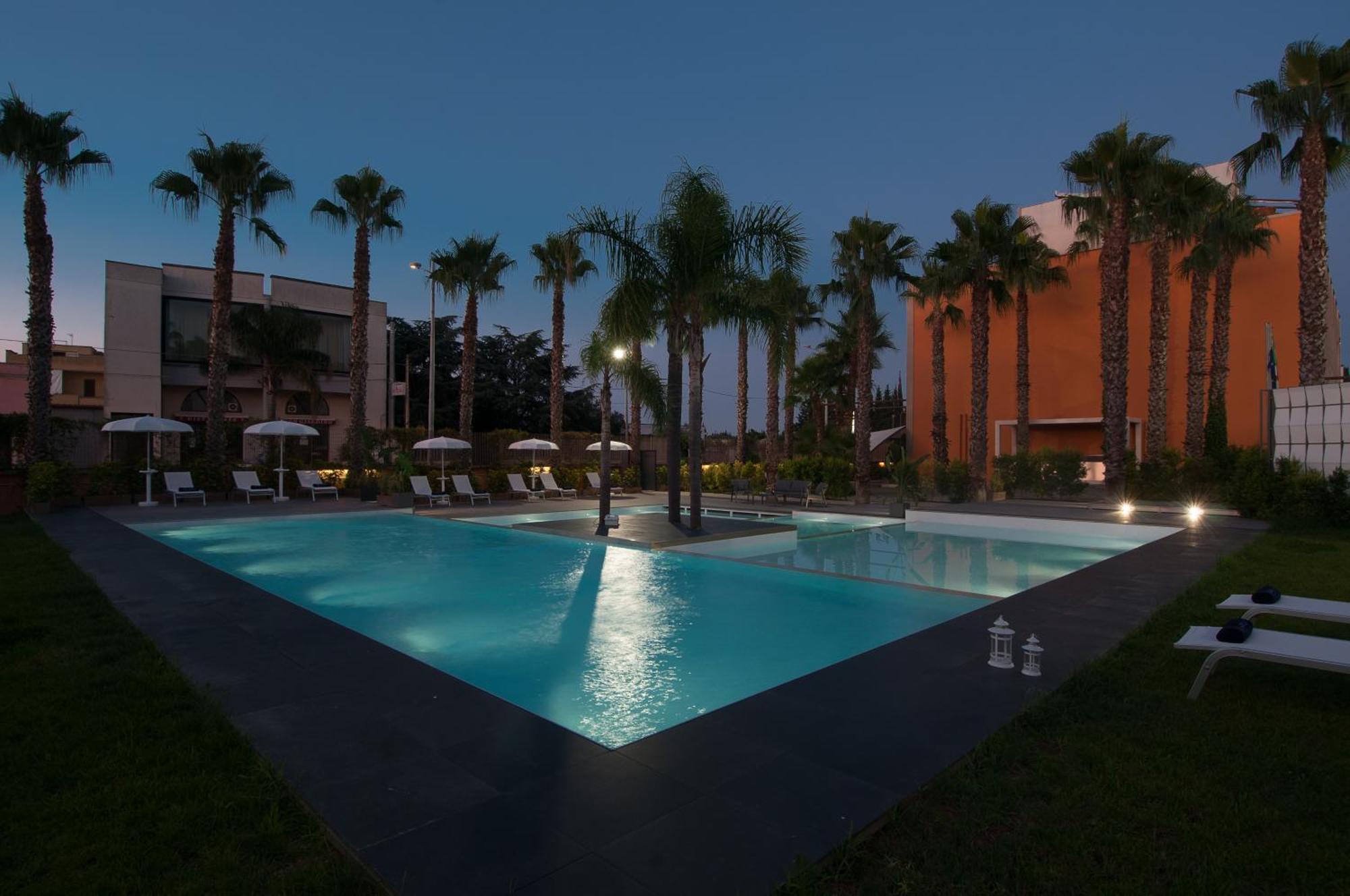 Sanlu Hotel Serrano Exteriör bild